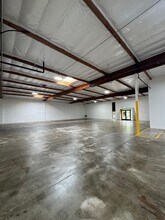 10635-10665 W Vanowen St, Burbank, CA à louer Photo intérieure– Image 1 sur 7