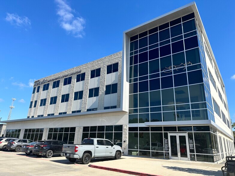 505 S Friendswood Dr, Friendswood, TX à louer - Photo de l’immeuble – Image 1 sur 1