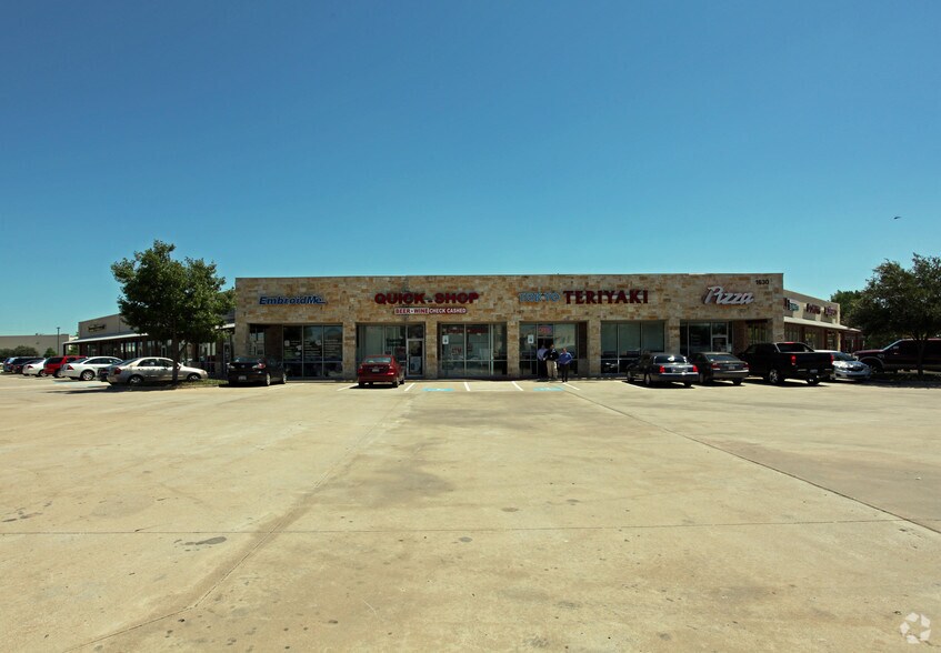 1630 Valwood Pky, Carrollton, TX à louer - Photo de l’immeuble – Image 2 sur 3