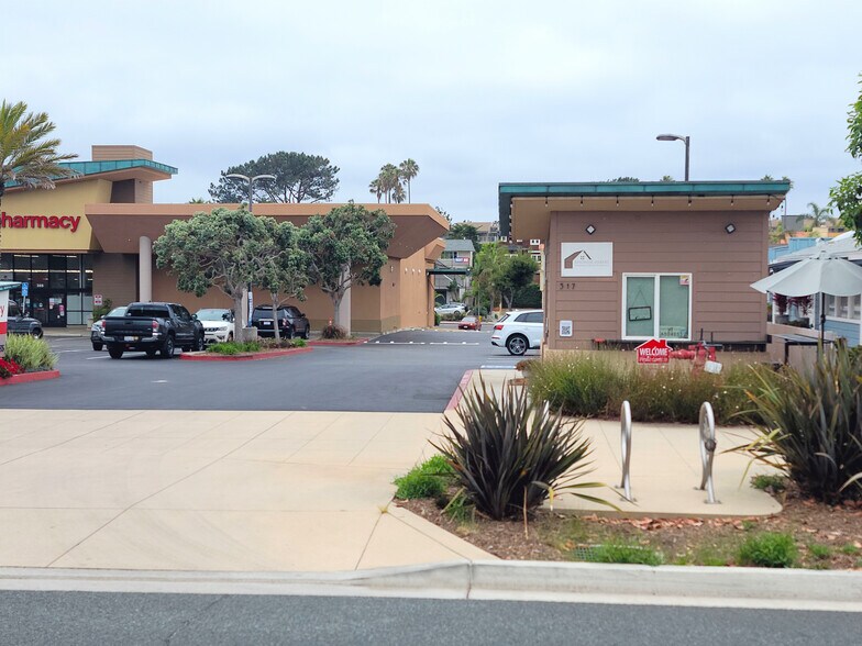 317 S Coast Highway 101, Solana Beach, CA à louer - Photo de l’immeuble – Image 3 sur 6