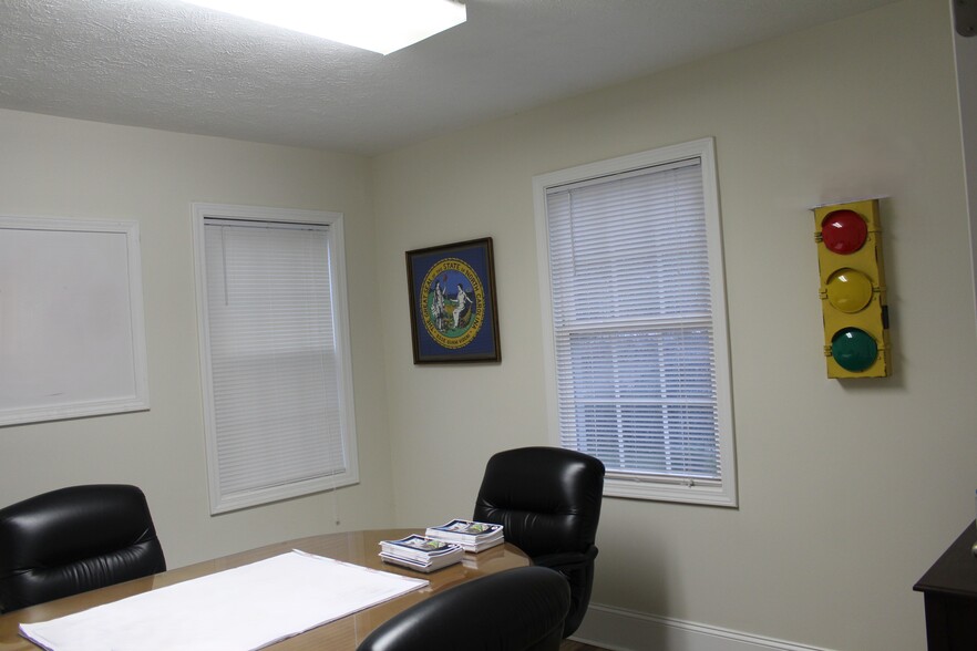 210 E 5th St, Lumberton, NC à louer - Photo intérieure – Image 3 sur 7