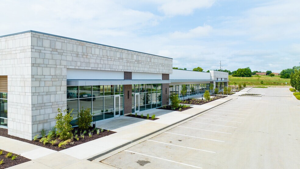 8400 W 165th Pl, Overland Park, KS à louer - Photo de l’immeuble – Image 1 sur 4