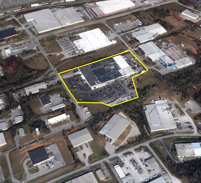 325 Industrial Ave, Morristown, TN à louer - Photo principale – Image 1 sur 18