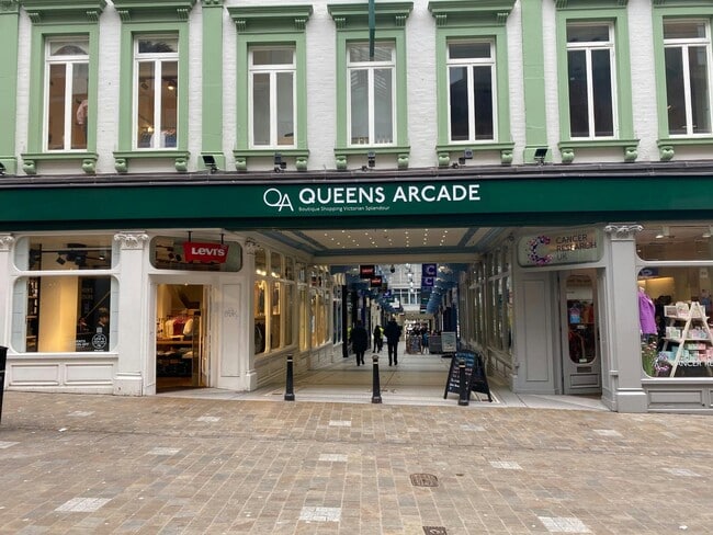 Plus de détails pour Briggate, Leeds - Local commercial à louer