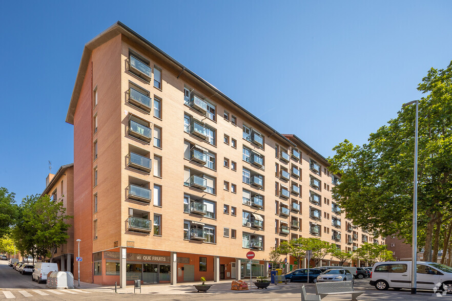 Avinguda De Canaletes, 31, Cerdanyola del Vallès, Barcelona à vendre - Photo de l’immeuble – Image 2 sur 6