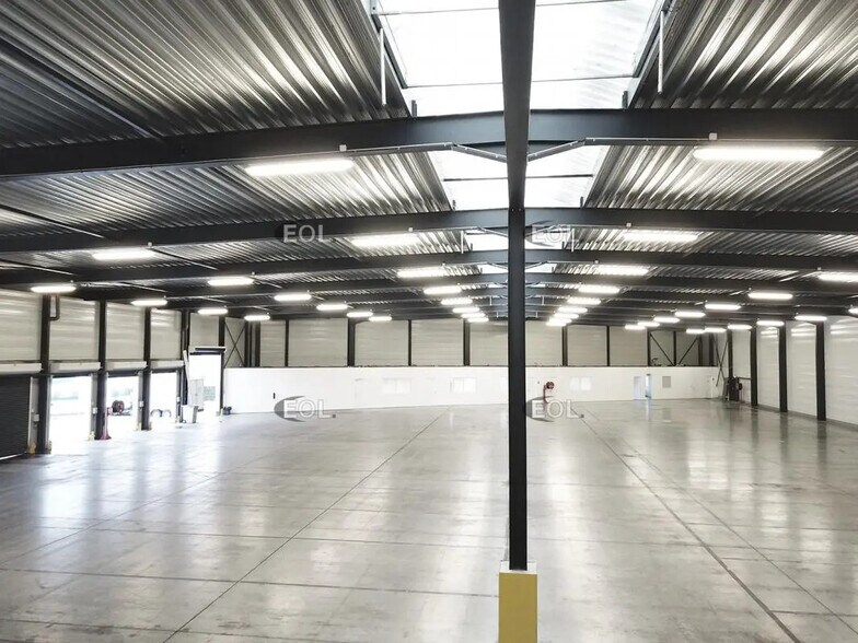 Industriel/Logistique dans Roncq à louer - Photo de l’immeuble – Image 3 sur 5