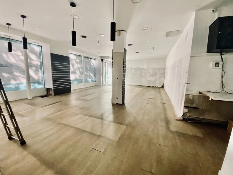 Local commercial dans Paris à louer - Photo intérieure – Image 3 sur 8