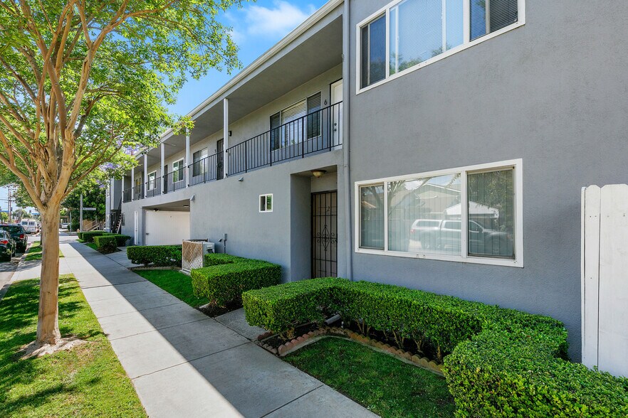 539 Coronado Ave, Long Beach, CA à vendre - Photo de l’immeuble – Image 2 sur 26
