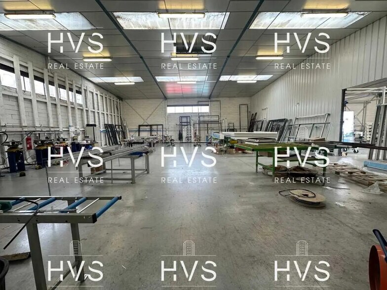 Industriel/Logistique dans Vitrolles à louer - Photo de l’immeuble – Image 3 sur 10