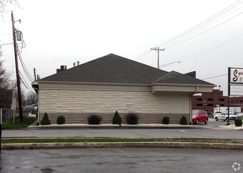 2106-2114 W Sycamore St, Kokomo, IN à vendre - Photo de l’immeuble – Image 2 sur 4