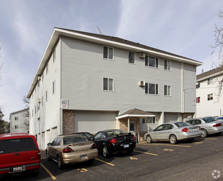 1020 6th Ave S, Saint Cloud, MN à vendre - Photo principale – Image 1 sur 45