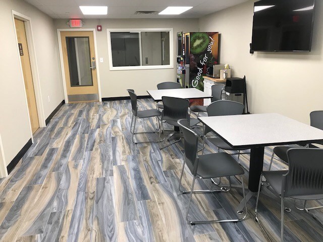 463 Worcester Rd, Framingham, MA à louer - Photo intérieure – Image 3 sur 26