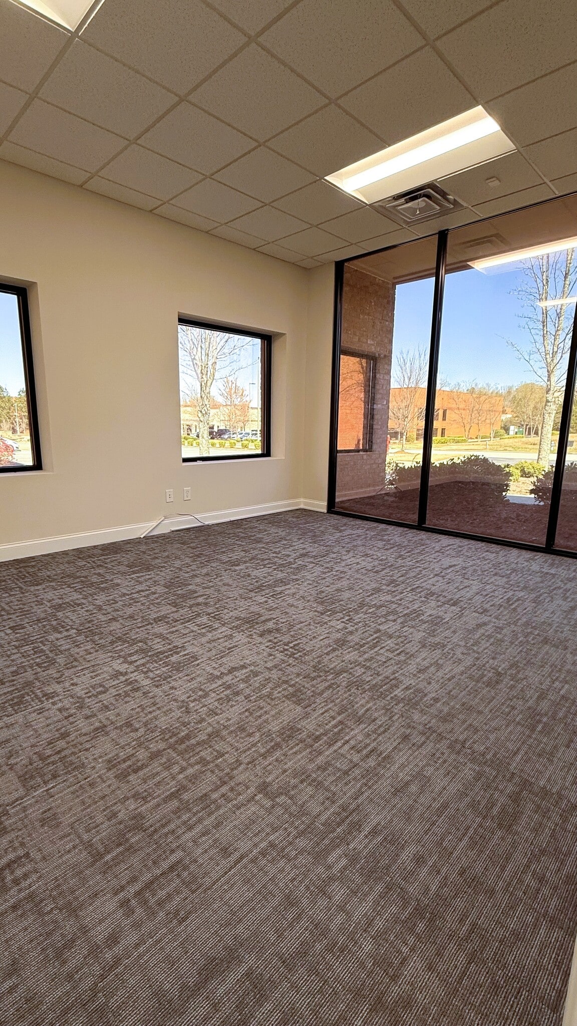 4135 Industry Way, Flowery Branch, GA à vendre Photo intérieure– Image 1 sur 16