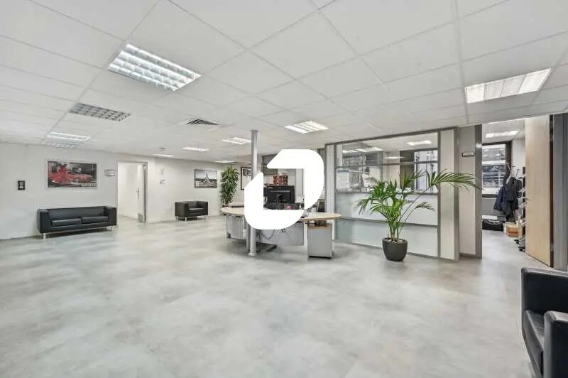 Bureau dans Saint-Cloud à louer - Photo de l’immeuble – Image 1 sur 14