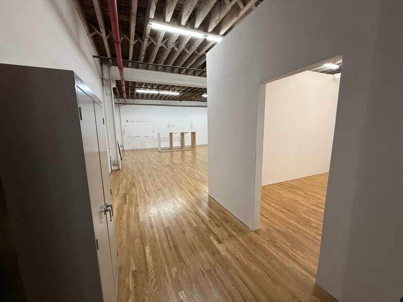 349-359 Scholes St, Brooklyn, NY à louer - Photo de l’immeuble – Image 3 sur 11