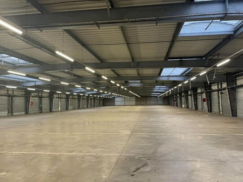 Local d'activités dans Ennery à vendre - Photo intérieure – Image 2 sur 6