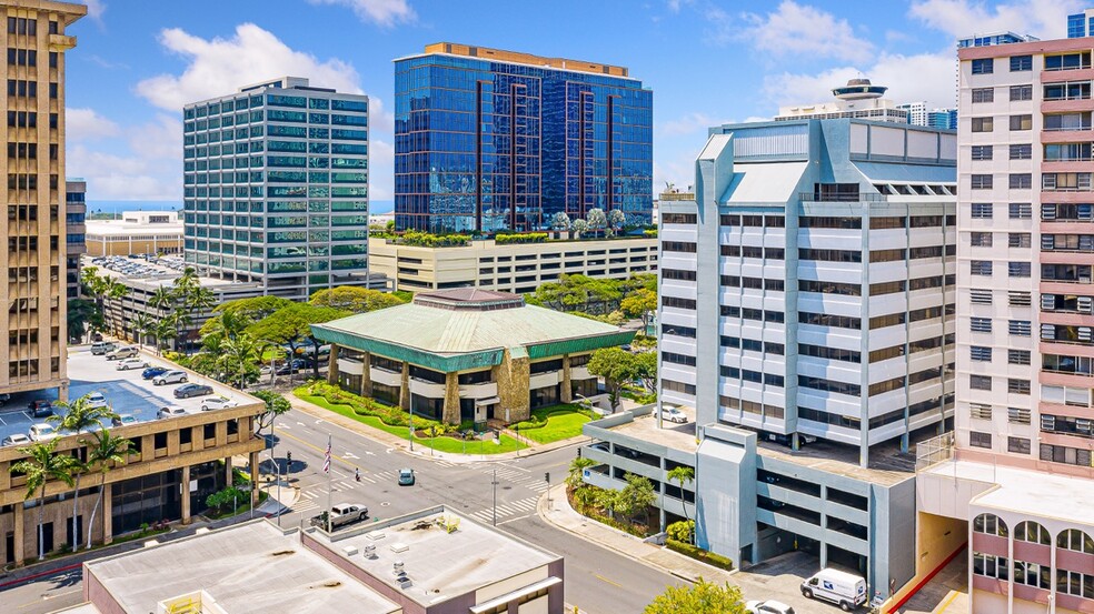 1580 Makaloa St, Honolulu, HI à vendre - Photo de l’immeuble – Image 1 sur 20