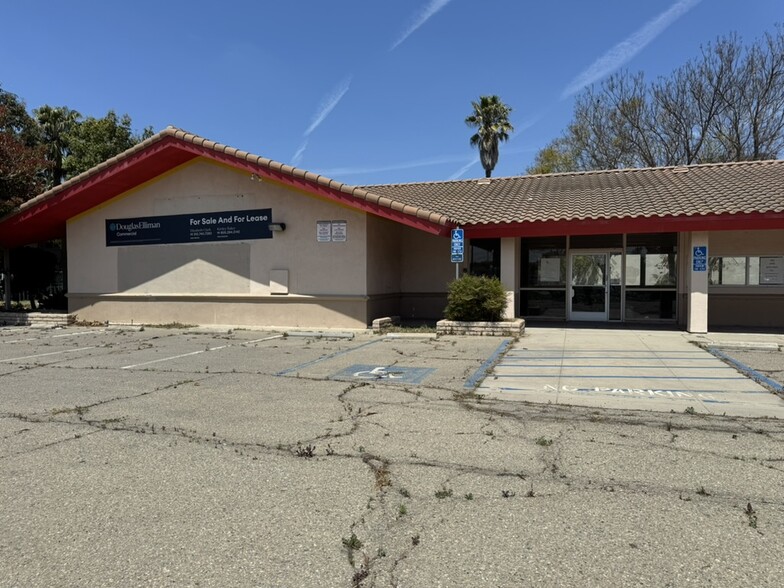 2805 Vineyard Ave, Oxnard, CA à vendre - Photo de l’immeuble – Image 2 sur 18