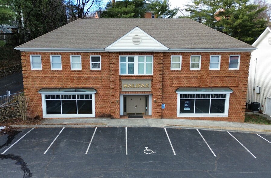 4525 Brambleton Ave, Roanoke, VA à louer - Photo de l’immeuble – Image 1 sur 9