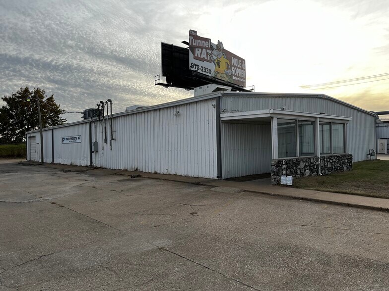1320 W 22nd Pl, Tulsa, OK à vendre - Photo de l’immeuble – Image 3 sur 4