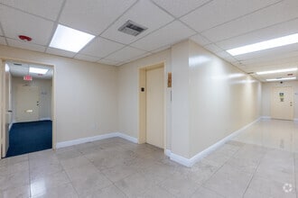 540 NW 165th St, Miami, FL à louer Photo intérieure– Image 1 sur 1
