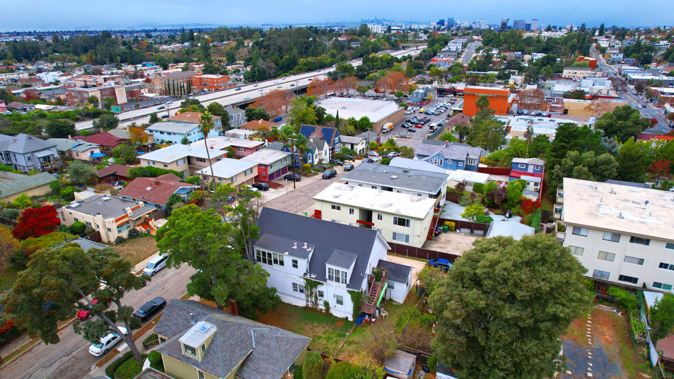 2464 Palmetto St, Oakland, CA à vendre - Photo de l’immeuble – Image 3 sur 19