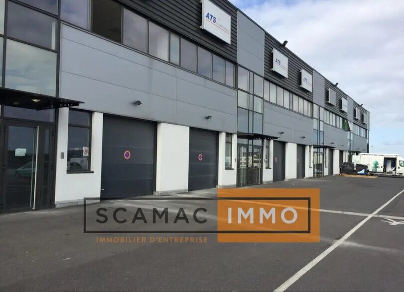 Industriel/Logistique dans Saint-Denis à louer - Photo de l’immeuble – Image 3 sur 3