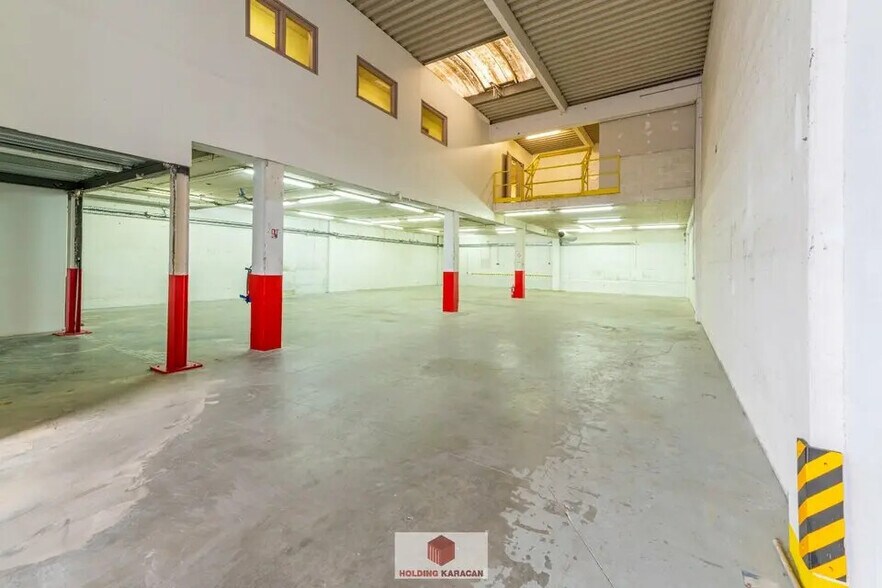 Local d'activités dans Baillet-en-France à vendre - Photo de l’immeuble – Image 1 sur 12
