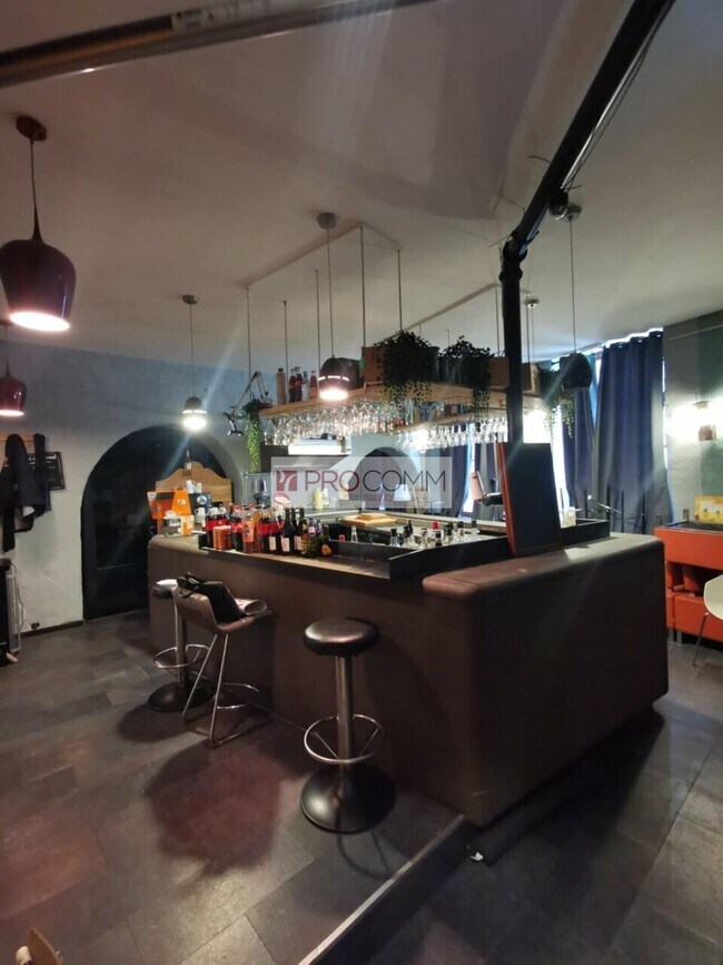 Plus de détails pour Local commercial à louer