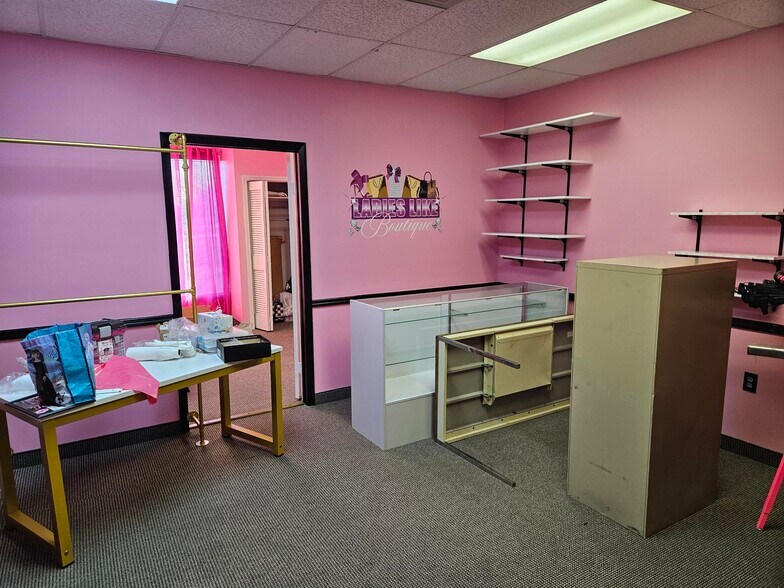 1523 S Green River Rd, Evansville, IN à louer - Photo de l’immeuble – Image 2 sur 18