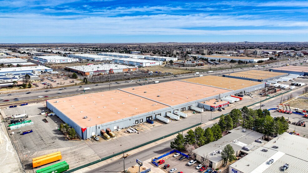 11275 E 40th Ave, Denver, CO à louer - Photo de l’immeuble – Image 1 sur 17