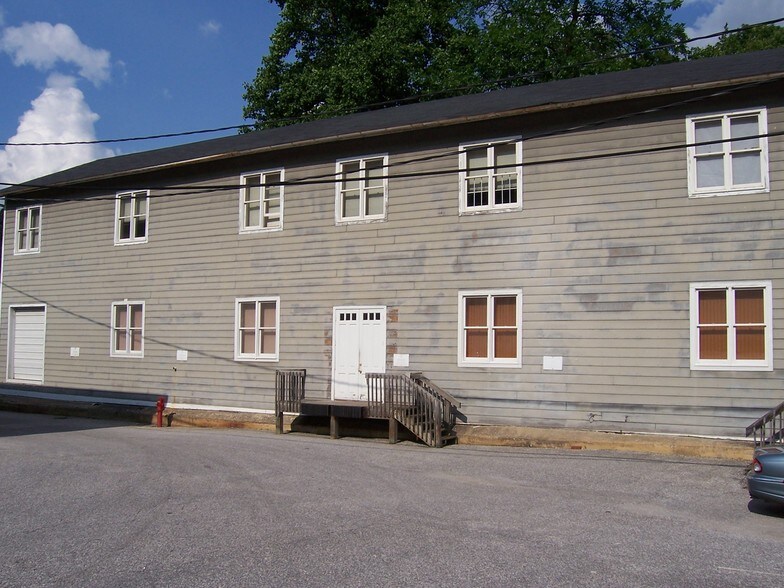 4900 Wetheredesville Rd, Baltimore, MD à louer - Photo de l’immeuble – Image 3 sur 3