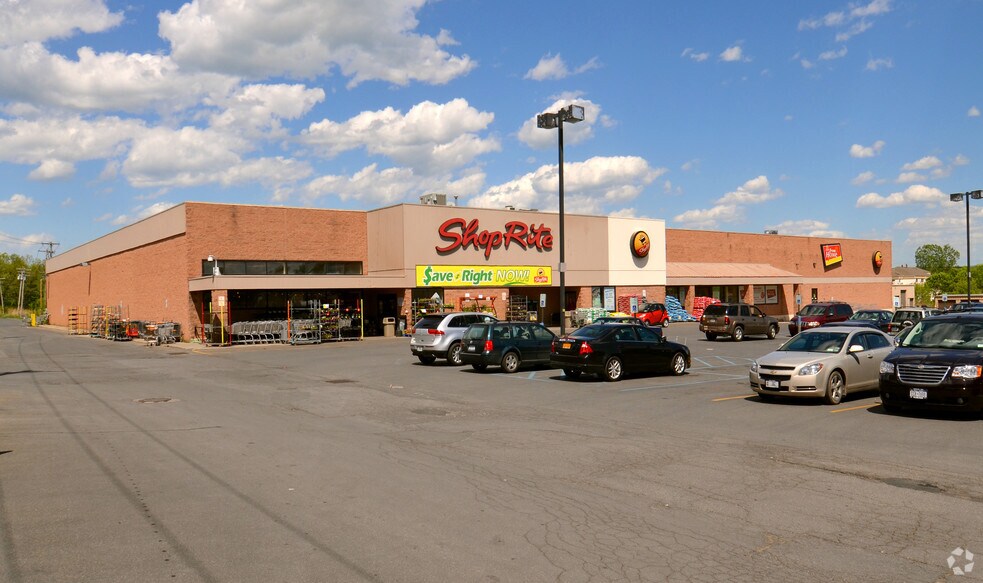 70 Healy Blvd, Hudson, NY à louer - Photo de l’immeuble – Image 1 sur 6