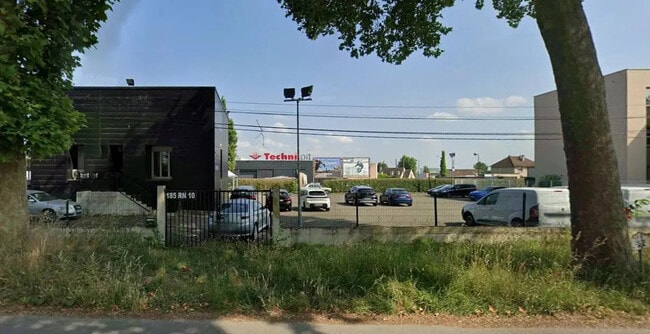 Plus de détails pour 185 Route Nationale 10, Coignières - Bureau, Local commercial à louer