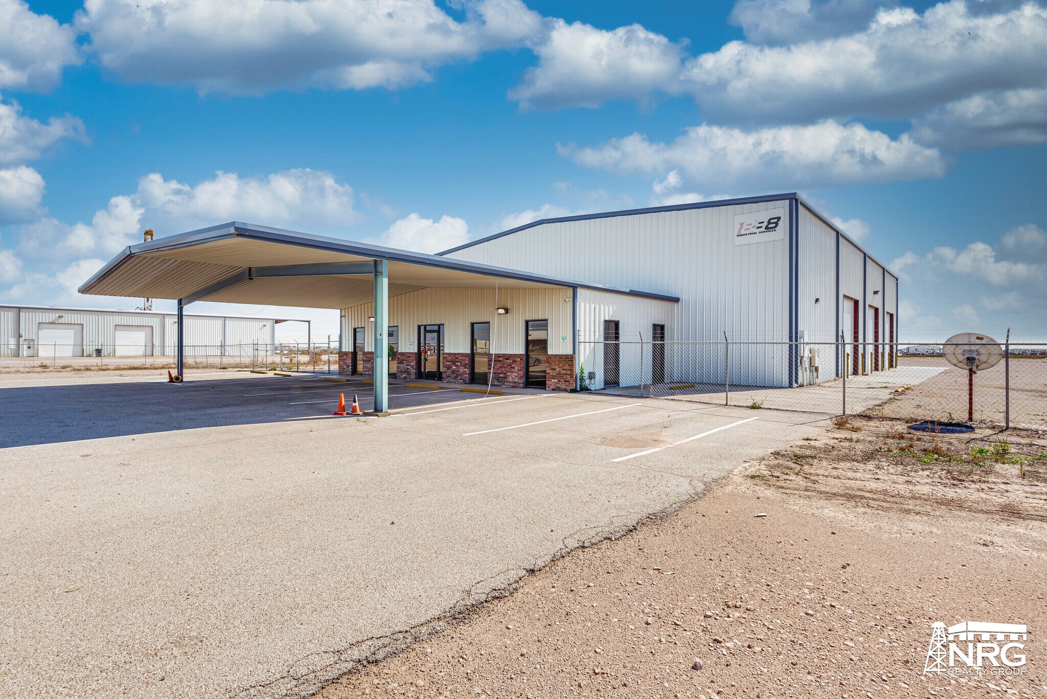 9215 W County Road 127, Midland, TX à louer Photo de l’immeuble– Image 1 sur 17
