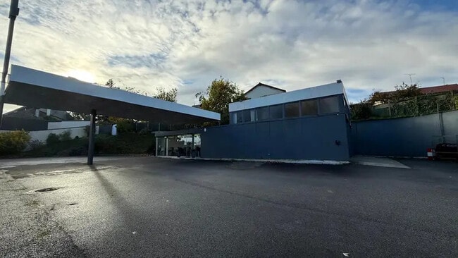 Plus de détails pour Local d’activités à vendre