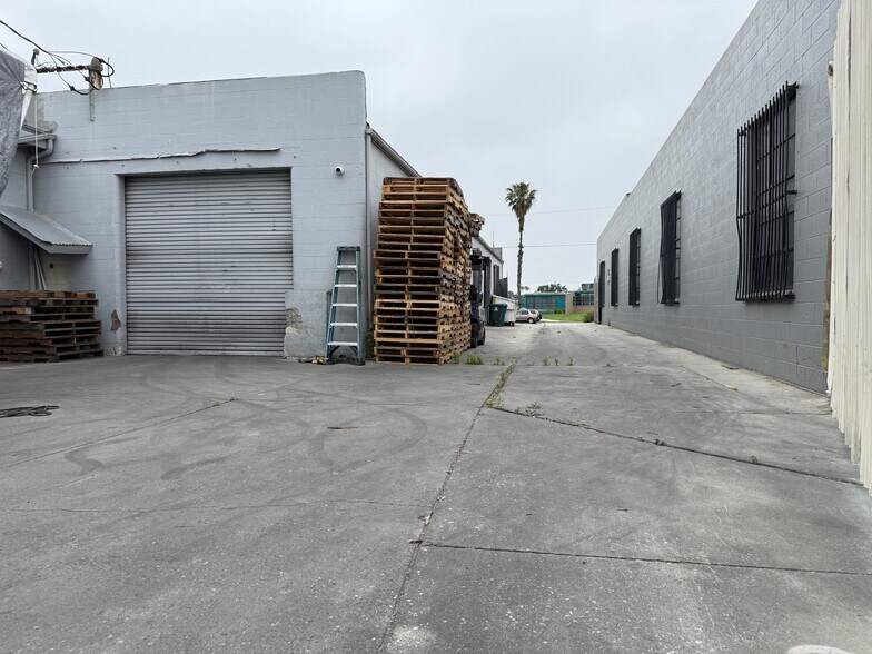 1513 W El Segundo Blvd, Compton, CA à vendre - Photo de l’immeuble – Image 2 sur 8