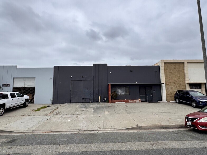 12913 S Broadway, Los Angeles, CA à vendre - Photo de l’immeuble – Image 1 sur 22