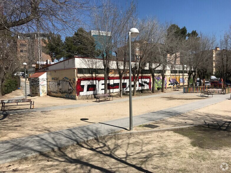 Calle de Telémaco, 8, Madrid, Madrid à vendre - Photo de l’immeuble – Image 2 sur 4