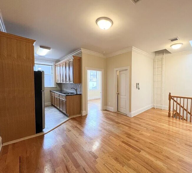 3090 & 3092 Steinway Street, Astoria portefeuille de 2 biens à vendre sur LoopNet.fr - Photo de l’immeuble – Image 3 sur 16