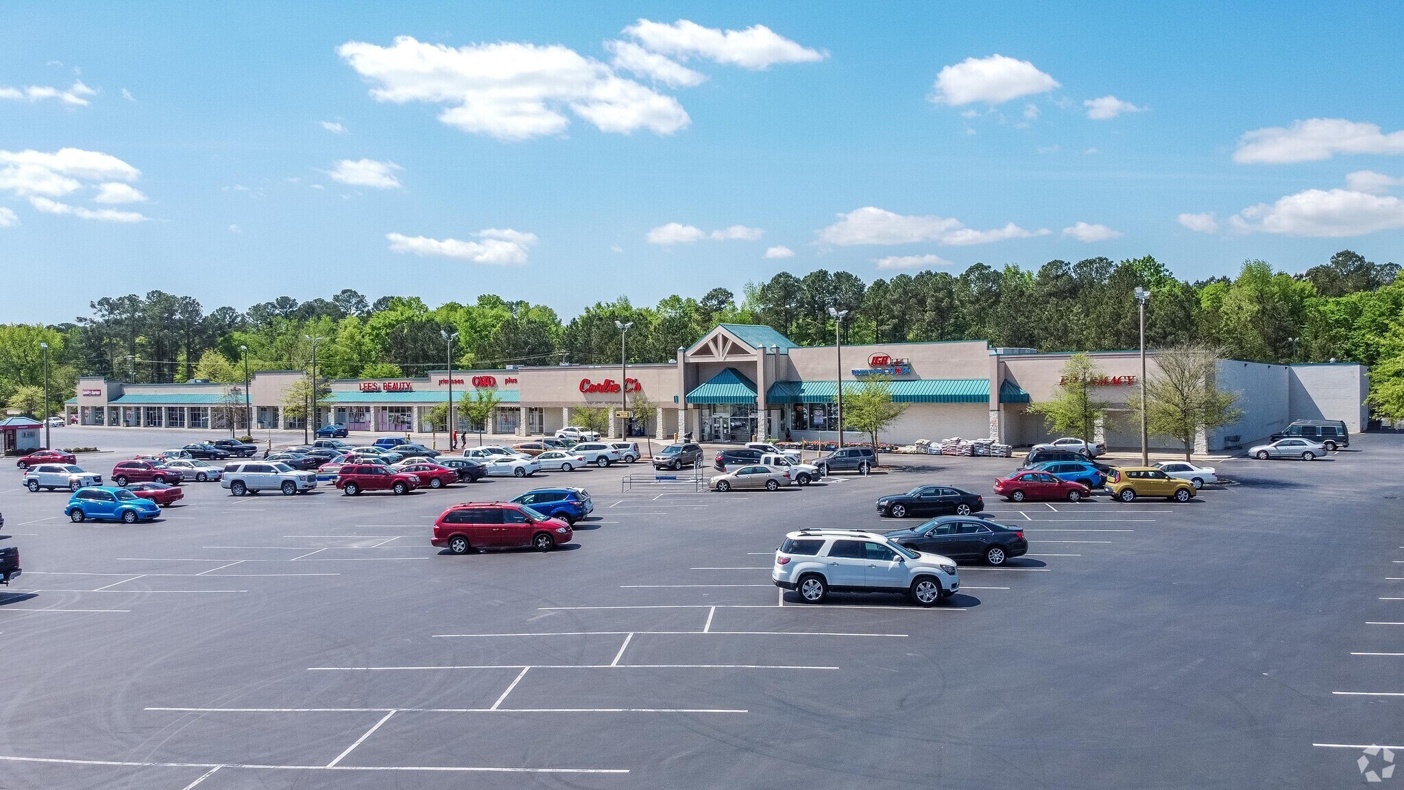 600-620 Cedar Creek Rd, Fayetteville, NC à louer Photo principale– Image 1 sur 4