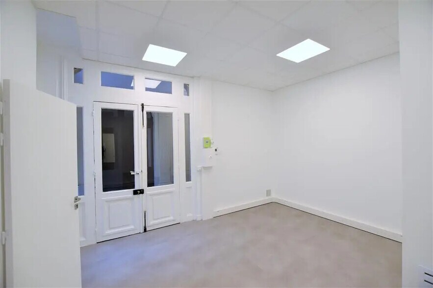 Bureau dans Paris à louer - Photo de l’immeuble – Image 2 sur 8