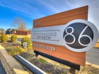 Plus de détails pour 1311 N Ash Pl, Owasso, OK - Logement à vendre