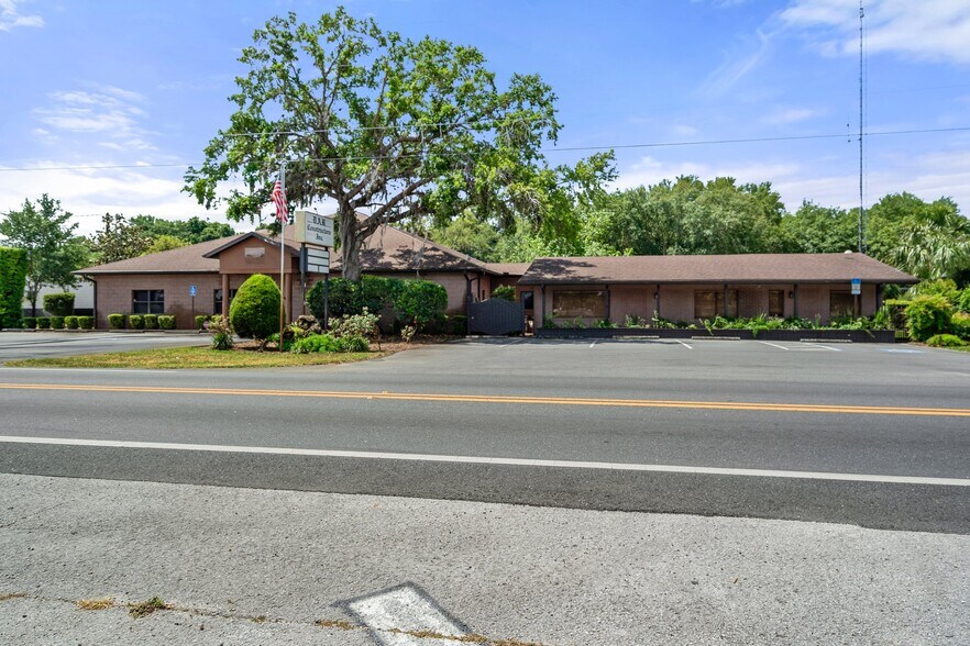 62 Highway 40 W, Inglis, FL à vendre - Photo principale – Image 1 sur 65