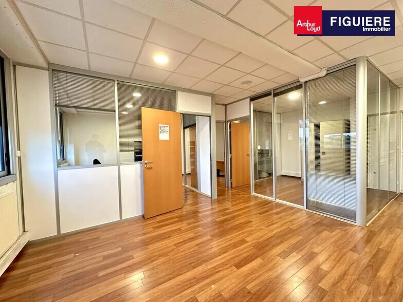 565 Rue Marcelin Berthelot, Aix-en-Provence à louer - Photo intérieure – Image 3 sur 12