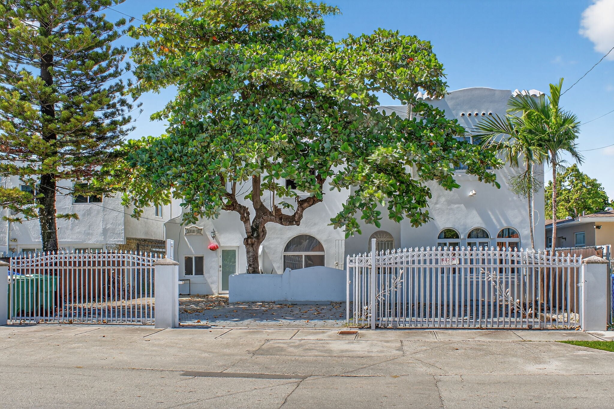 1680 NW 22nd Ct, Miami, FL à vendre Photo principale– Image 1 sur 55