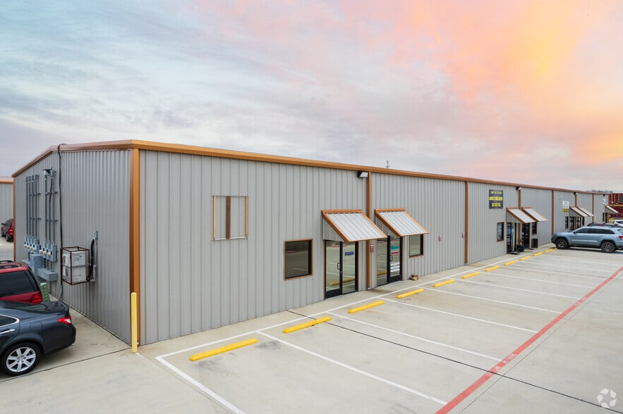 1919 Golden Heights Rd, Fort Worth, TX à louer - Photo de l’immeuble – Image 3 sur 18