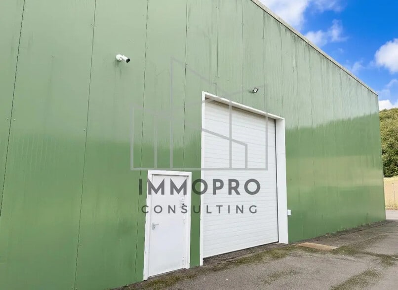 Local d’activités dans Fleury-sur-Andelle à louer - Photo de l’immeuble – Image 2 sur 4