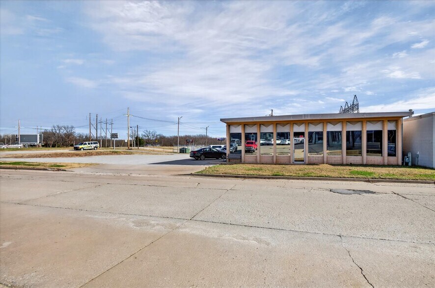 218 S Comanche Ave, Bartlesville, OK à vendre - Photo de l’immeuble – Image 2 sur 19