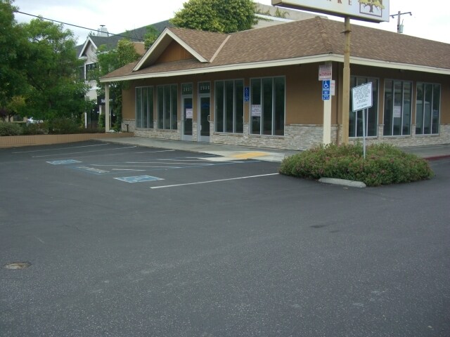 Grant Road, Los Altos, CA à louer - Photo de l’immeuble – Image 3 sur 4